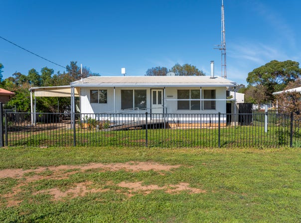31 Loch Street, Ganmain, NSW 2702