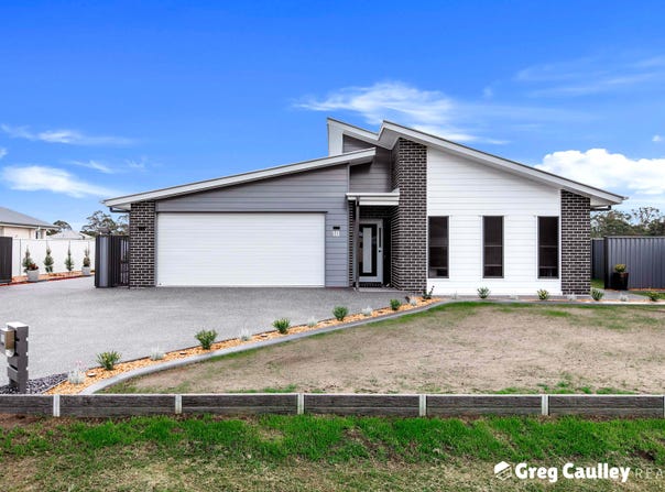18 Rosella Way, Oakhurst, Qld 4650
