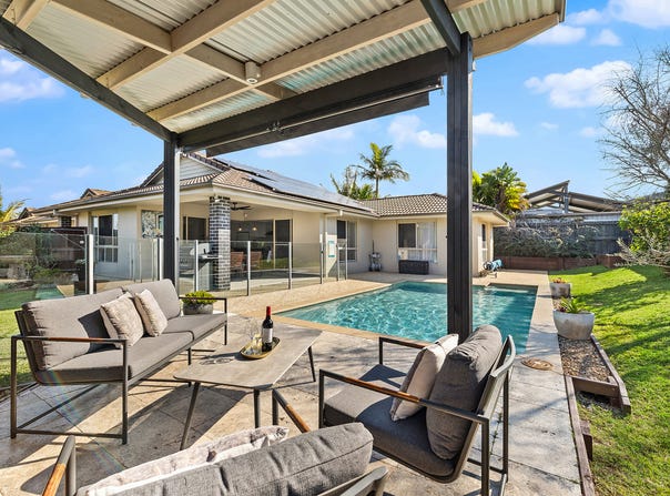 8 Cypress Street, Redland Bay, Qld 4165