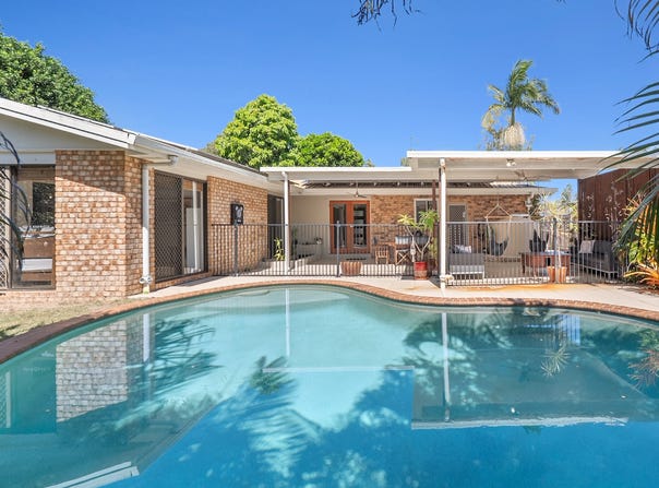 30 Moatah Drive, Beachmere, Qld 4510