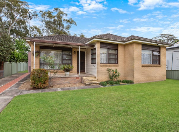 17 Richards Street, Blaxland, NSW 2774