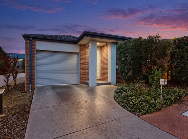 18/11 Hawk Avenue, Pakenham, Vic 3810