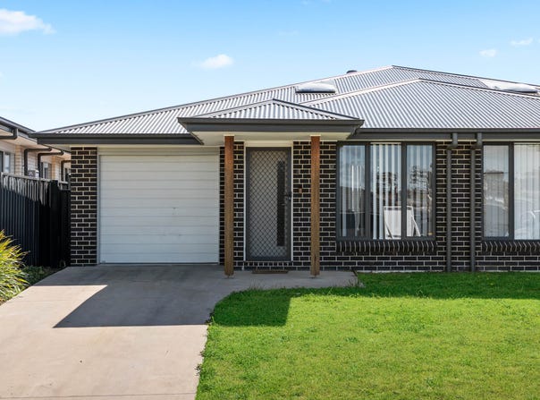 13a Bonneville Boulevard, Goulburn, NSW 2580