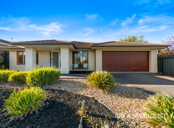 30 Victoria Place, Pakenham, Vic 3810