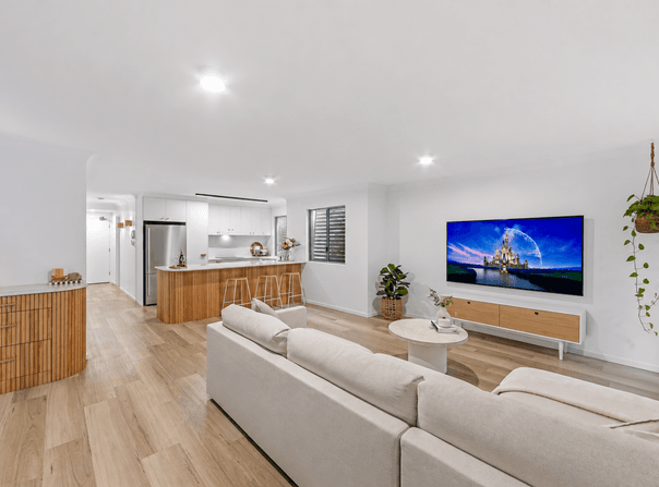 3/24-26 Proud Street, Labrador, Qld 4215