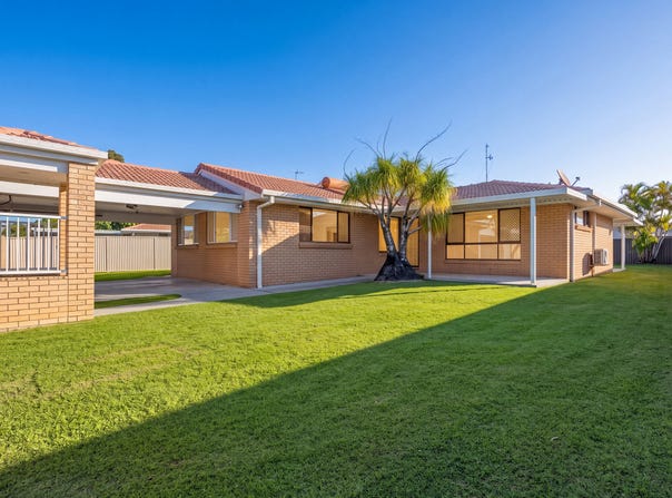 6 Bowline Road, Mermaid Waters, Qld 4218