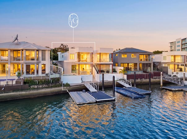 2/32 East Quay Drive, Biggera Waters, Qld 4216