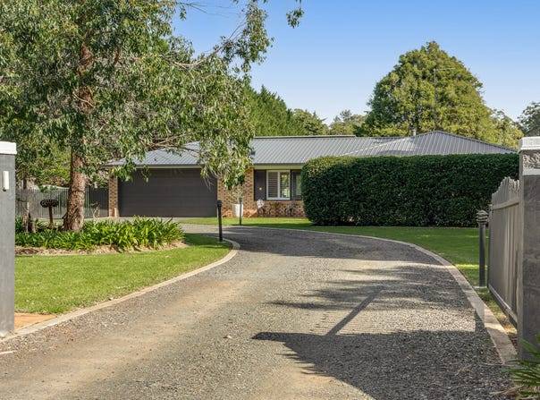 27 Highfields Road, Highfields, Qld 4352