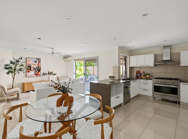 17 Forest Hills Court, Parkwood, Qld 4214