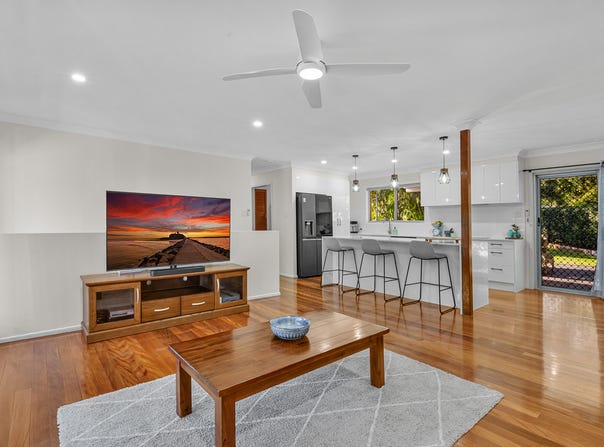 5 Belford Street, Kenmore, Qld 4069