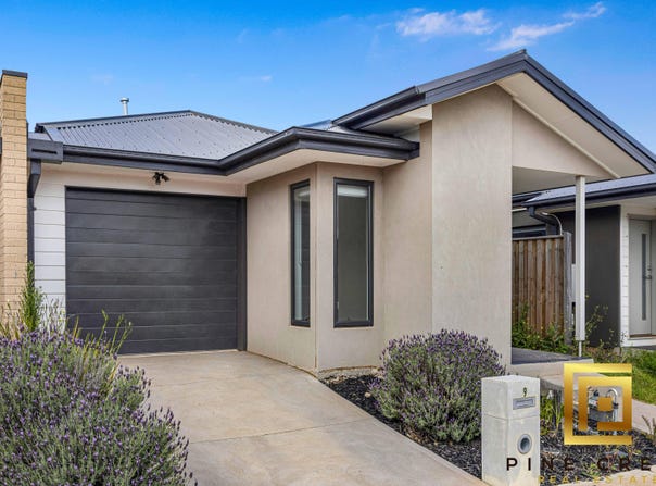 9 BLACKSCROFT RD, Thornhill Park, Vic 3335