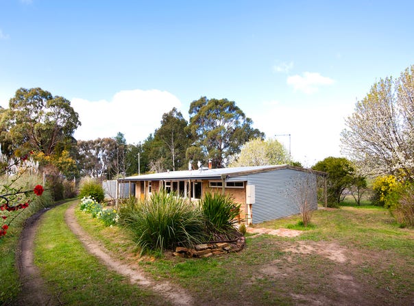 1964 Calder Highway, Taradale, Vic 3447