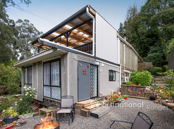 16 Alexander Road, Cockatoo, Vic 3781
