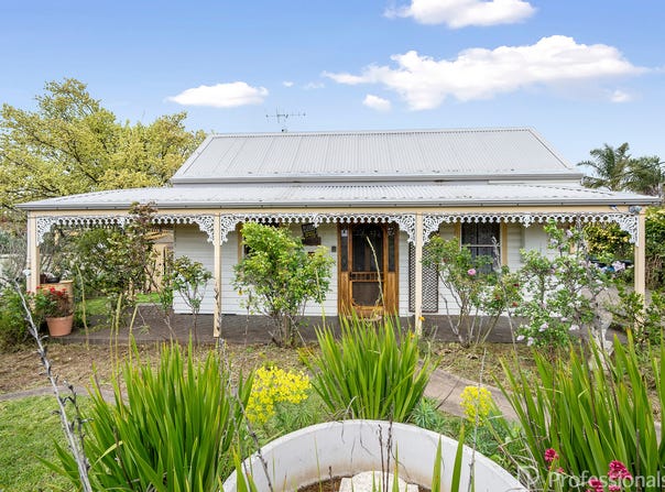 18 Albert Street, Maryborough, Vic 3465