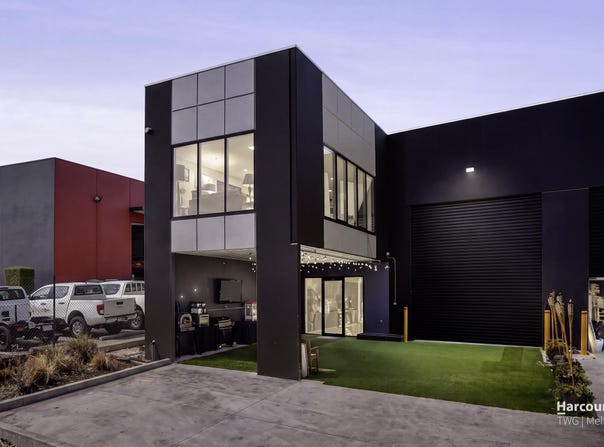 1/39 Collins Road, Melton, Vic 3337