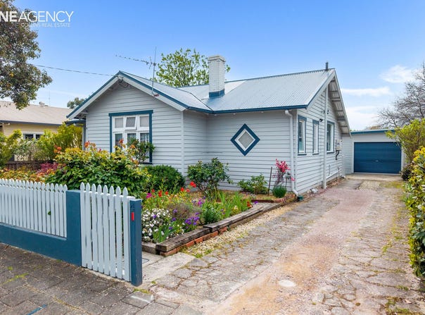 4 Smith Street, Devonport, Tas 7310