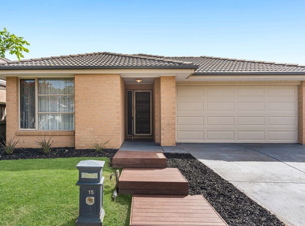 15 Stoneleigh Road, Cranbourne North, Vic 3977