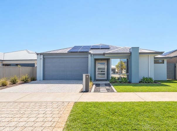 9 Pierrepoint Loop, Champion Lakes, WA 6111