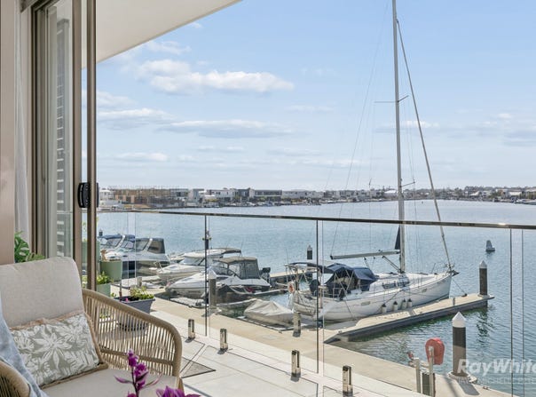 203/15 Aqua Street, Newport, Qld 4020