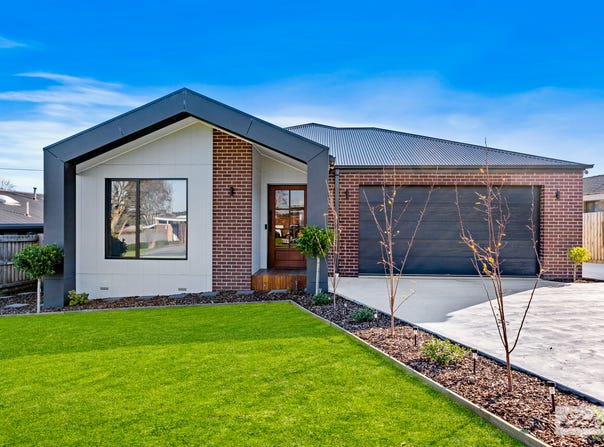 11 Moe Street, Drouin, Vic 3818