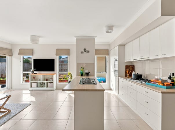 683 Eynesbury Road, Eynesbury, Vic 3338