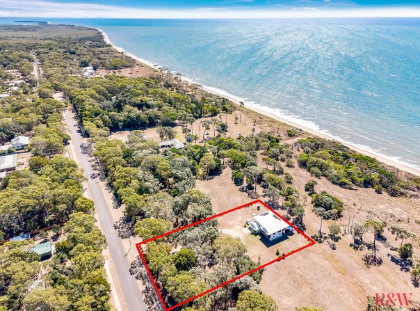 262 Sylvan Drive, Moore Park Beach, Qld 4670
