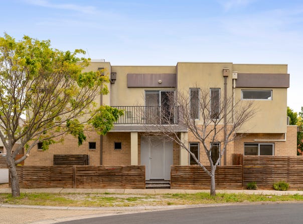 8/39 Studley Parkway, Caroline Springs, Vic 3023