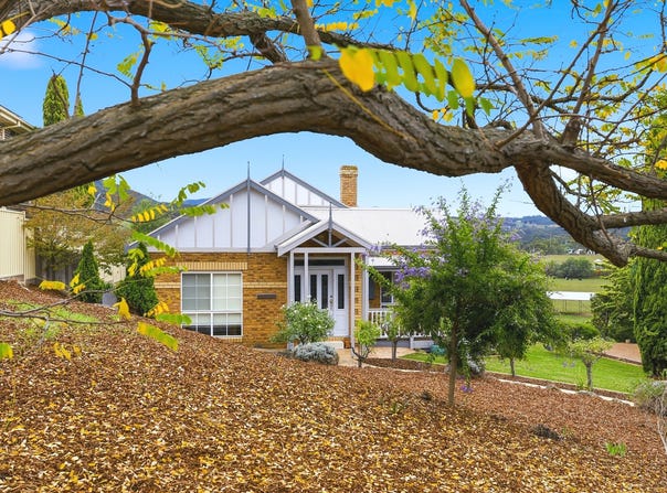 5 Augusta Place, Darley, Vic 3340