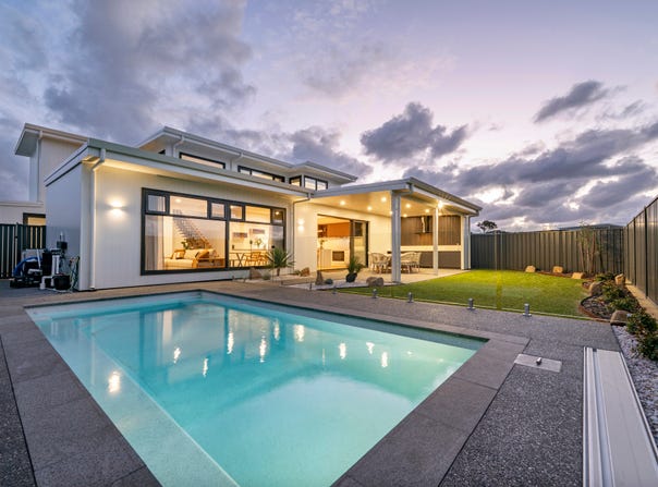 17 Miles Avenue, Dunsborough, WA 6281