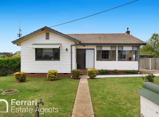 2 Nioka Place, Orange, NSW 2800