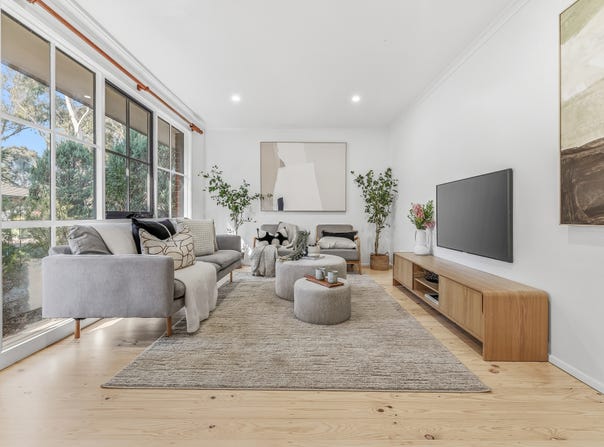 7 Shrubby Walk, Croydon South, Vic 3136