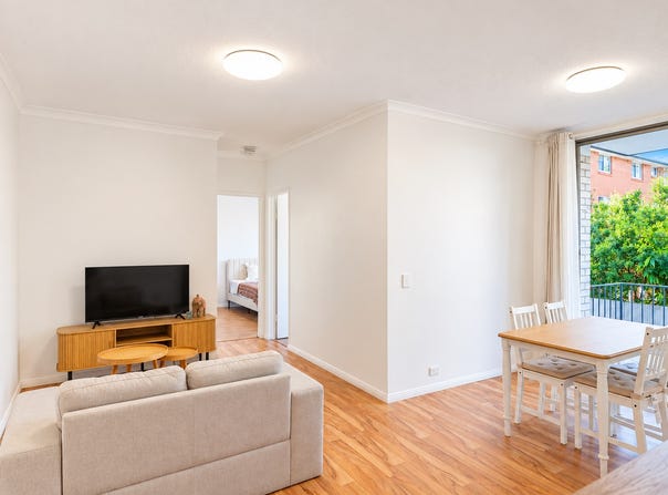 4/52 The Crescent, Dee Why, NSW 2099
