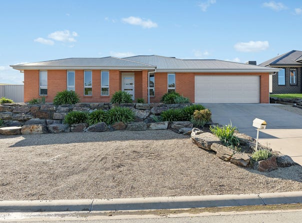 26 Sunvale Crescent, Estella, NSW 2650