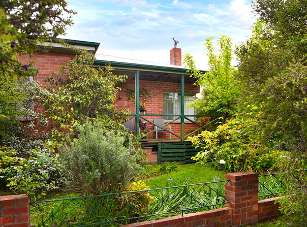 9 Preshaw Street, Castlemaine, Vic 3450
