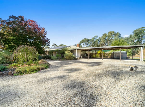 120 HIGHLANDS ROAD, Seymour, Vic 3660