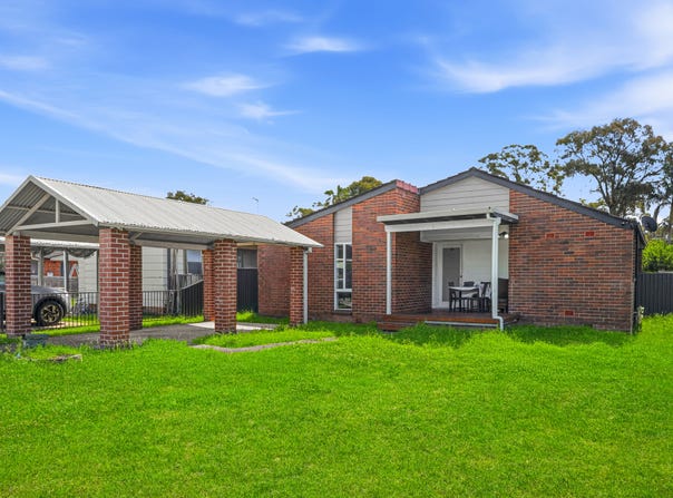 8 & 8a Capparis Circuit, Bidwill, NSW 2770
