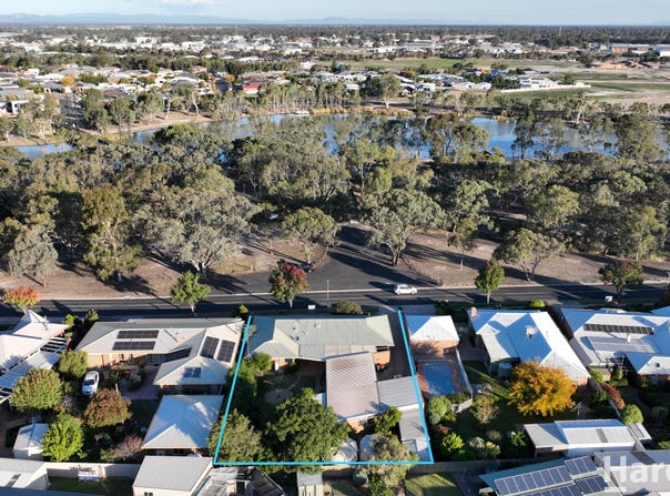 10 Barnes Boulevard, Horsham, Vic 3400