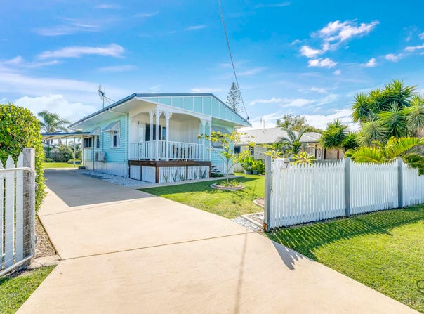 7 Moore Street, Elliott Heads, Qld 4670