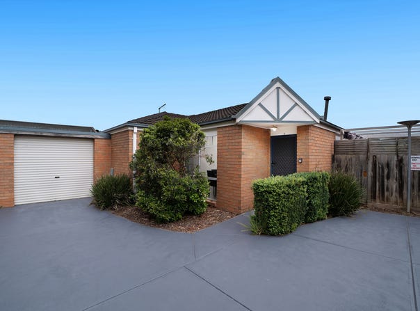 2/245-247 Monahans Road, Cranbourne West, Vic 3977