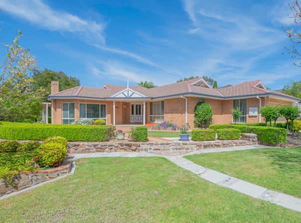 18 The Meadow, Thurgoona, NSW 2640