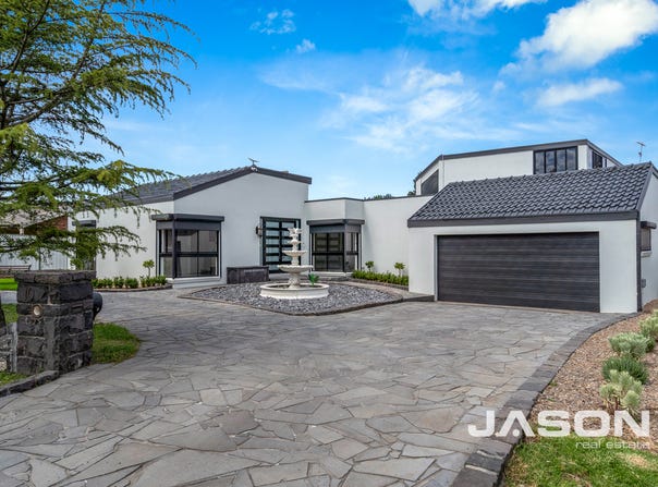 10 McNab Way, Greenvale, Vic 3059
