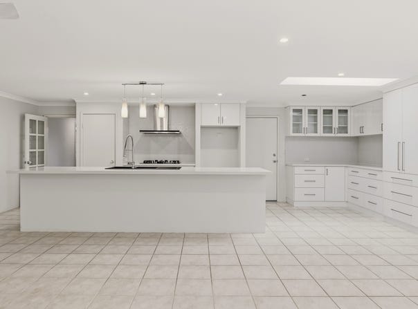 34 Grove St, Shoalwater, WA 6169