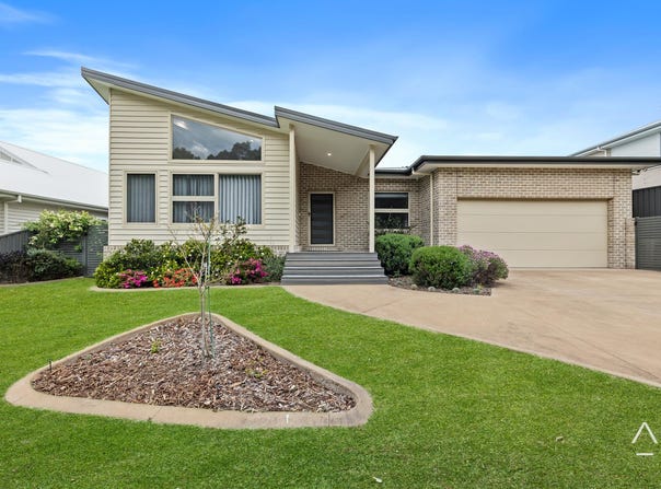 32 Macquarie Drive, Burrill Lake, NSW 2539
