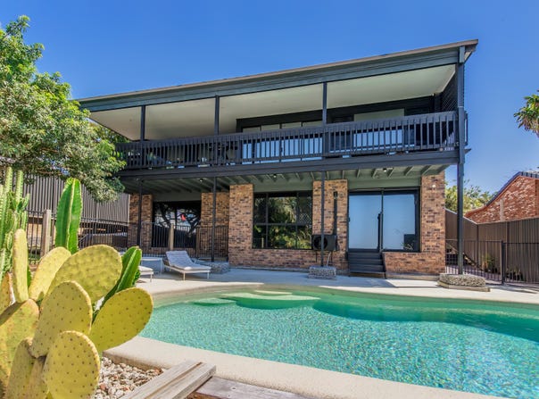 74 Highfield Drive, Merrimac, Qld 4226