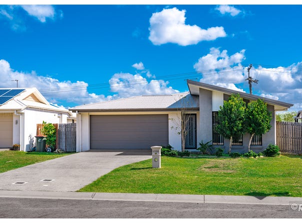 40 Varsity Crescent, Norman Gardens, Qld 4701