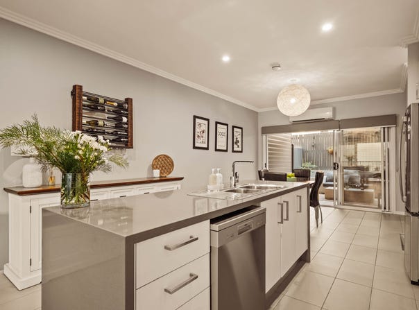 2/53 Raby Road, Coorparoo, Qld 4151