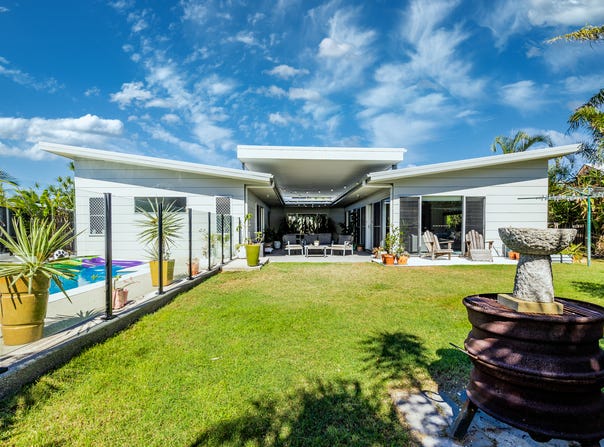52 Atlantis Boulevard, Agnes Water, Qld 4677
