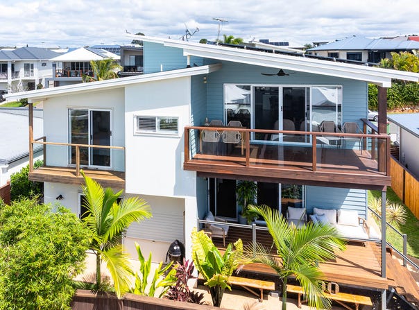 34 Wilson Esplanade, Redland Bay, Qld 4165
