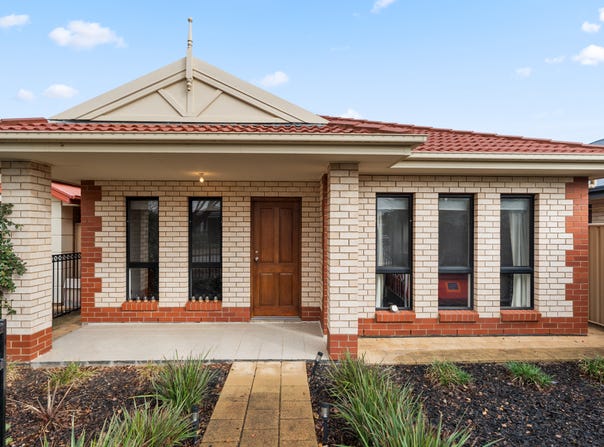 8 Admiral Parade, Munno Para, SA 5115