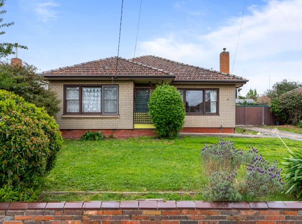 13 Grammar Street, Wendouree, Vic 3355